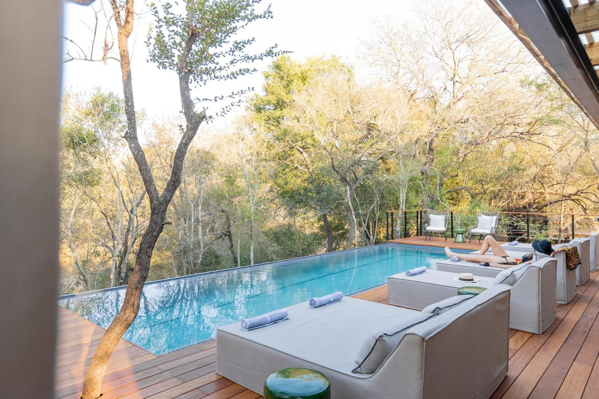 Thornybush Simbambili Lodge เขตอนุรักษ์พันธุ์สัตว์ป่าซาบีแซนด์ ภายนอก รูปภาพ