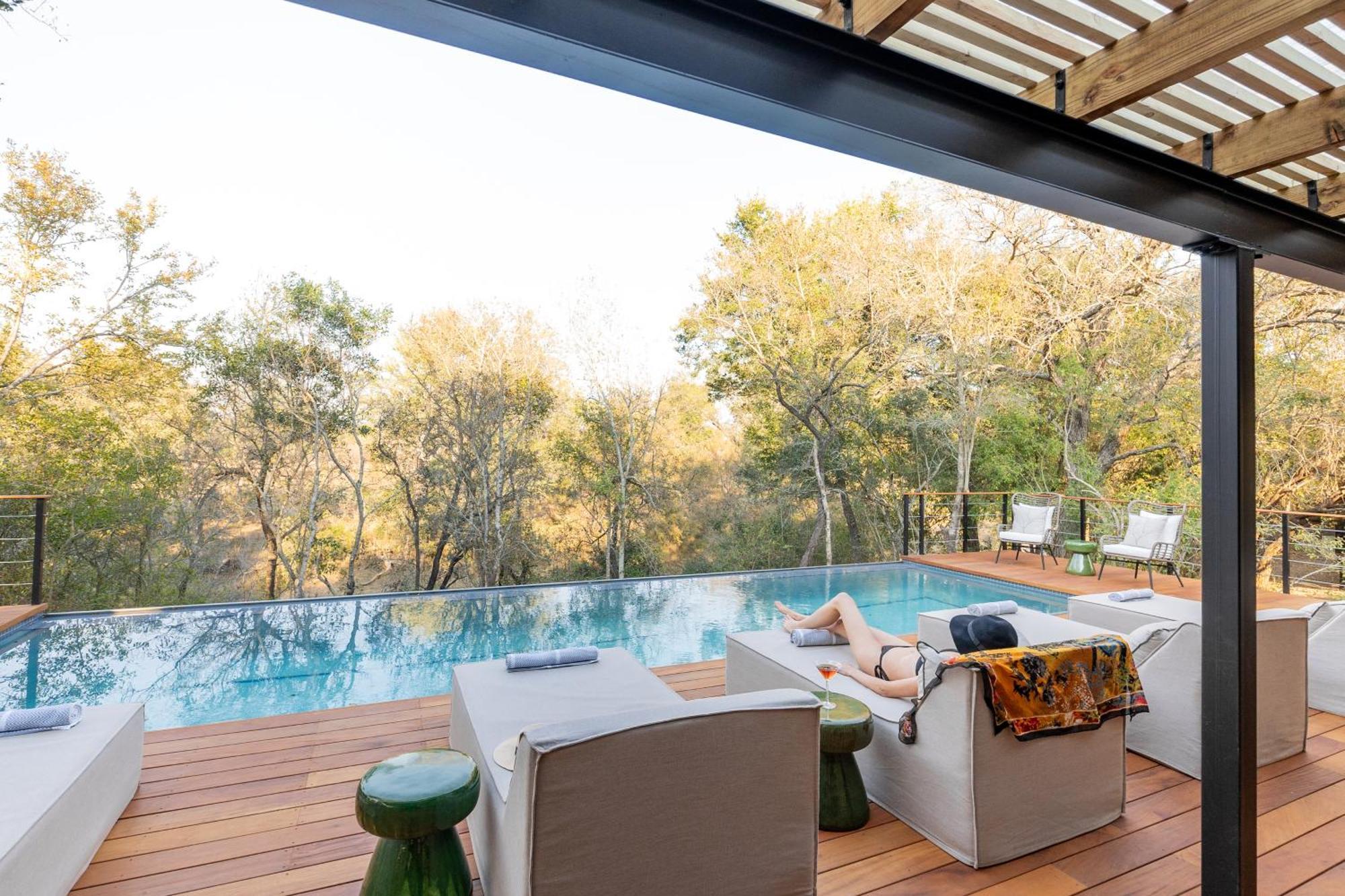 Thornybush Simbambili Lodge เขตอนุรักษ์พันธุ์สัตว์ป่าซาบีแซนด์ ภายนอก รูปภาพ