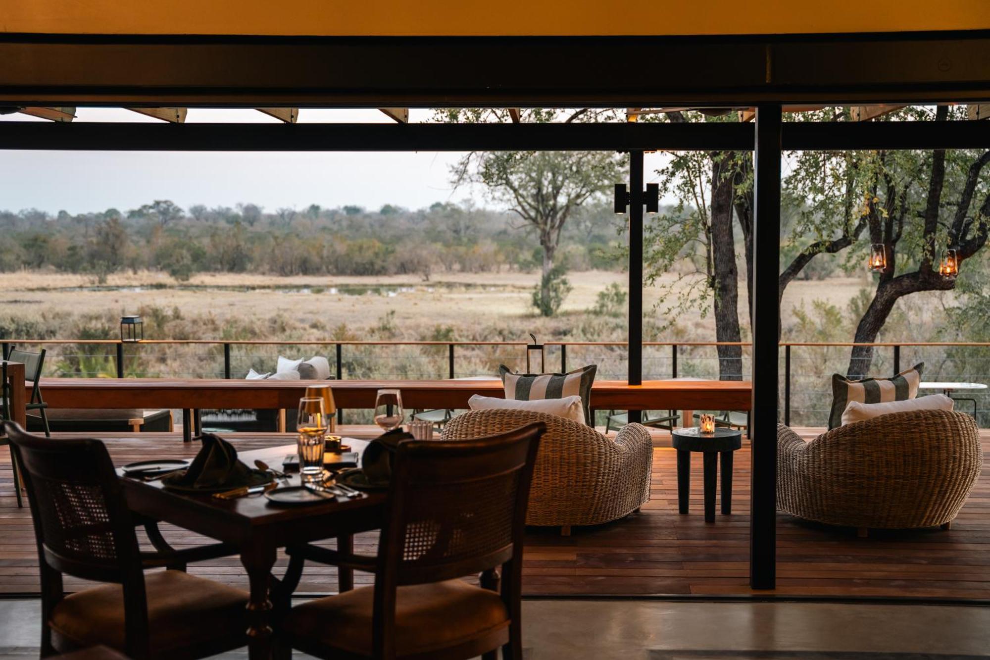 Thornybush Simbambili Lodge เขตอนุรักษ์พันธุ์สัตว์ป่าซาบีแซนด์ ภายนอก รูปภาพ