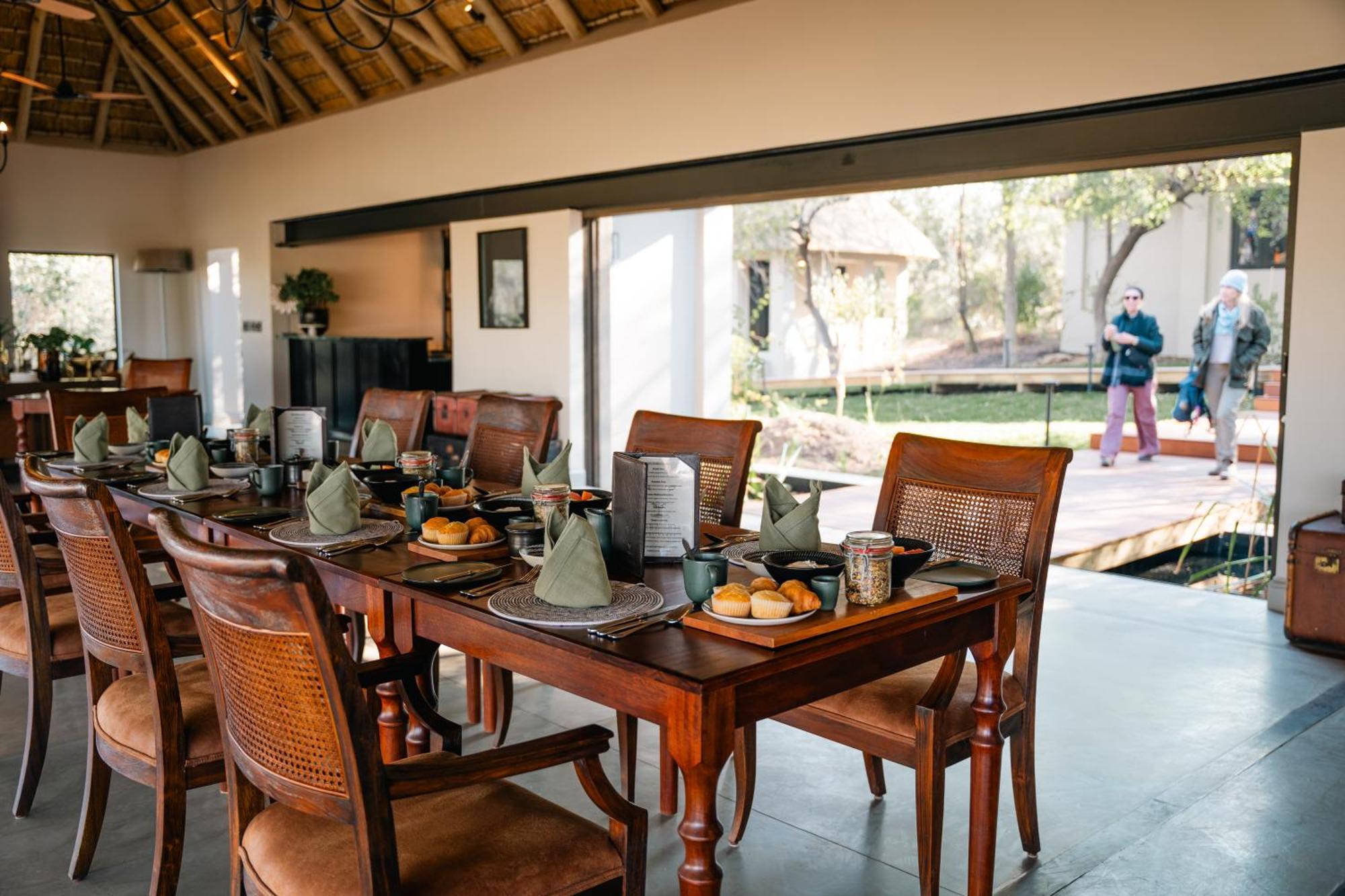 Thornybush Simbambili Lodge เขตอนุรักษ์พันธุ์สัตว์ป่าซาบีแซนด์ ภายนอก รูปภาพ