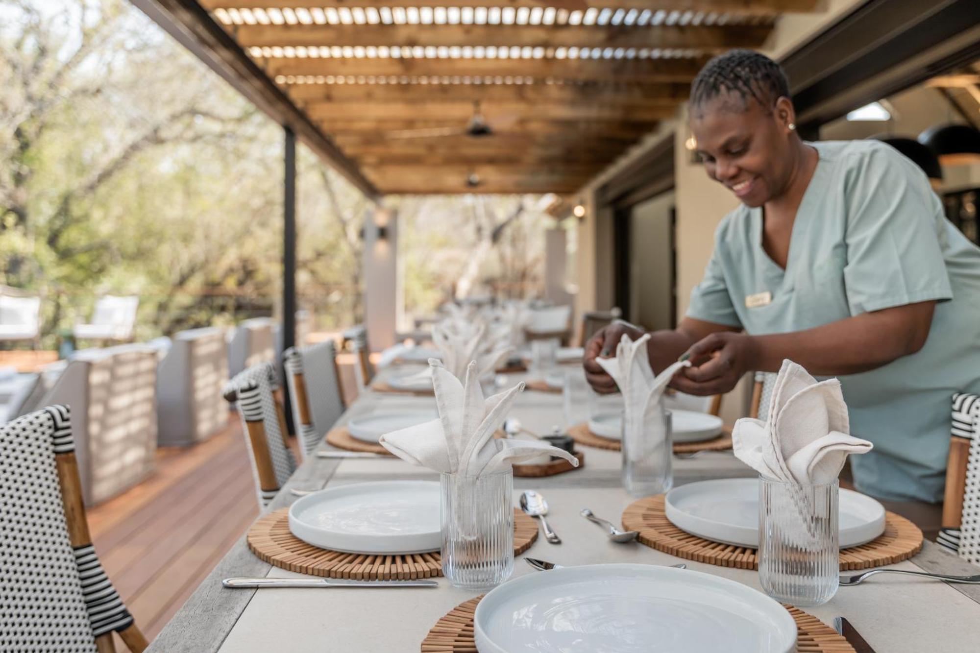 Thornybush Simbambili Lodge เขตอนุรักษ์พันธุ์สัตว์ป่าซาบีแซนด์ ภายนอก รูปภาพ