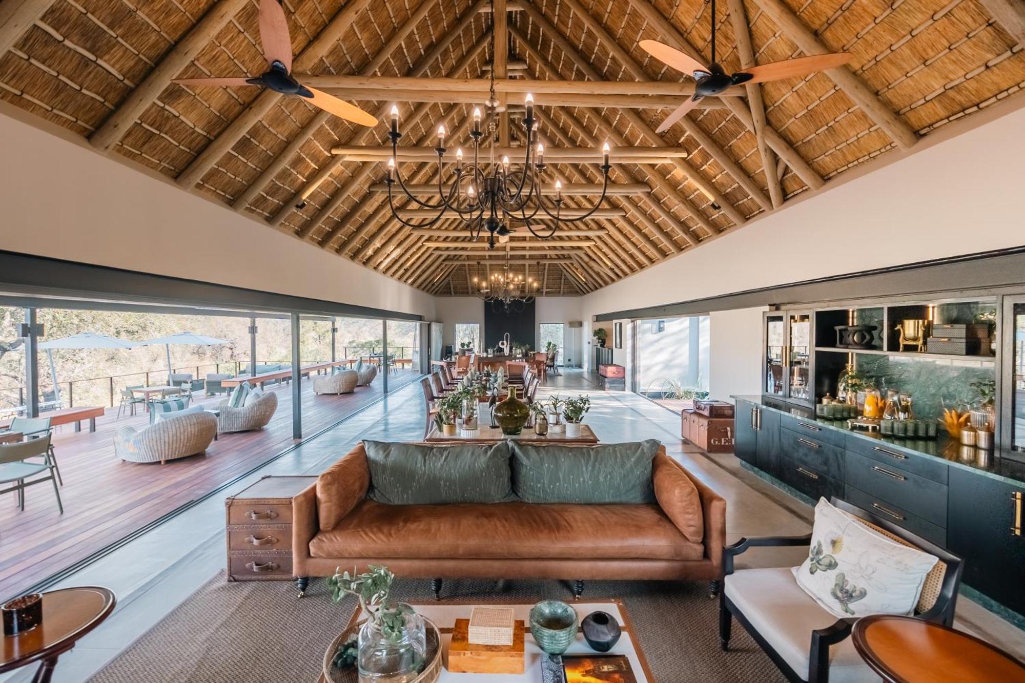 Thornybush Simbambili Lodge เขตอนุรักษ์พันธุ์สัตว์ป่าซาบีแซนด์ ภายนอก รูปภาพ